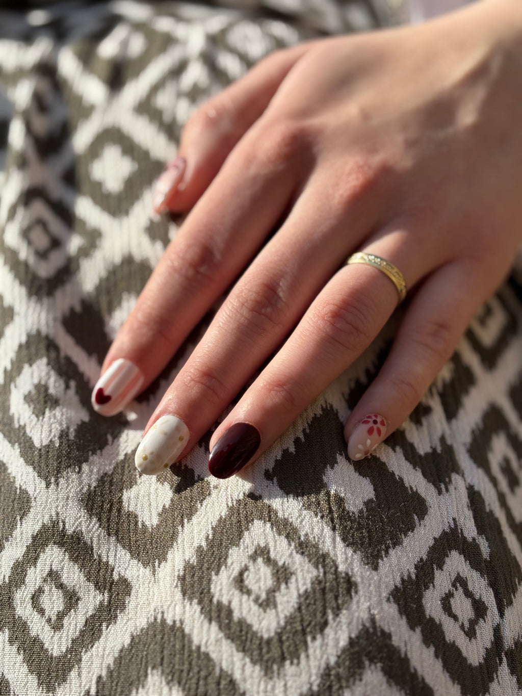 Couleur unie + petit motif